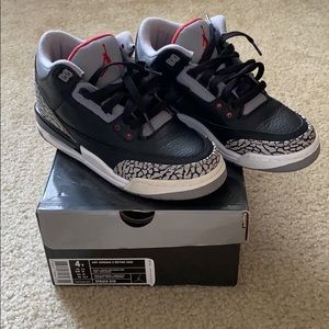 Air Jordan 3 Cement GS size 4Y in great condition!
